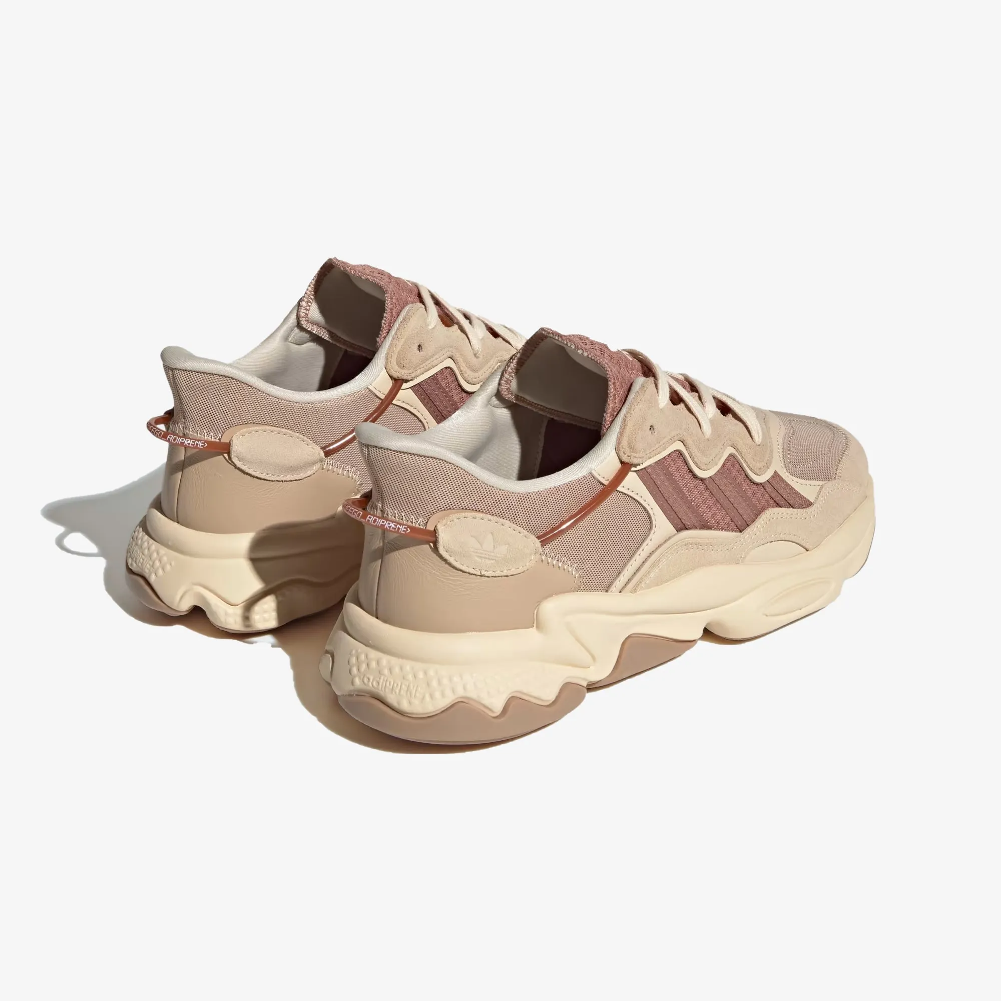 Adidas Originals | OZWEEGO  { MAGIC BEIGE/CLAY STRATA/SAND STRATA