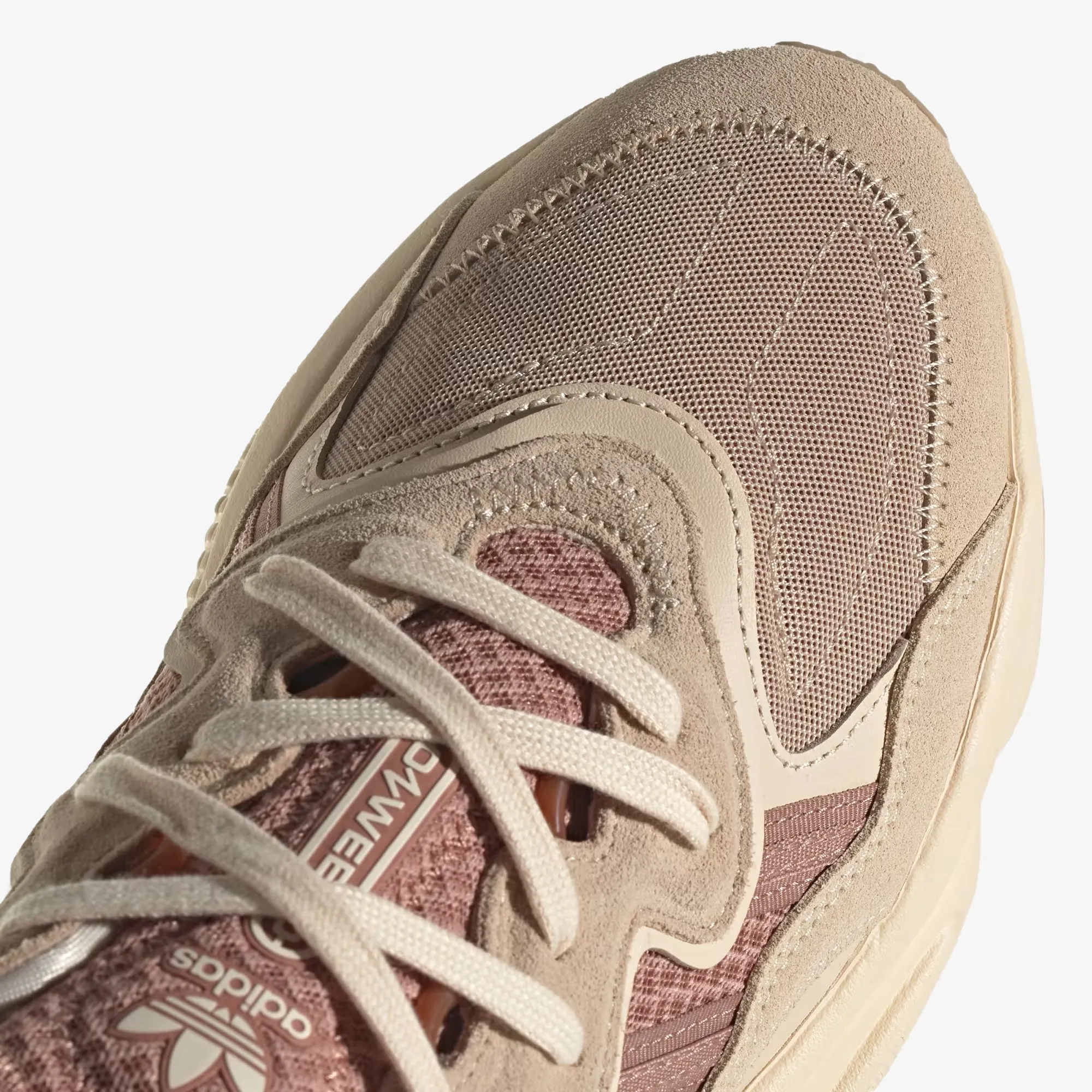 Adidas Originals | OZWEEGO  { MAGIC BEIGE/CLAY STRATA/SAND STRATA