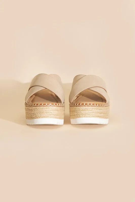 HEIGHT-S RAFFIA PLATFORM SLIDES